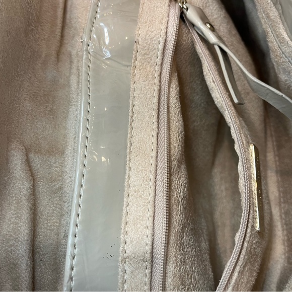 Charles David patent Leather Tan color Clutch/ Wristlet with DustBag! - Picture 9 of 16